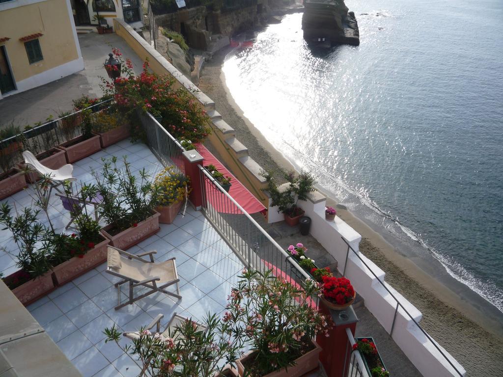 Hotel Villa Iulia Ventotene Exterior foto