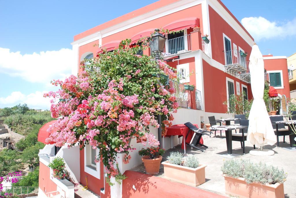 Hotel Villa Iulia Ventotene Exterior foto
